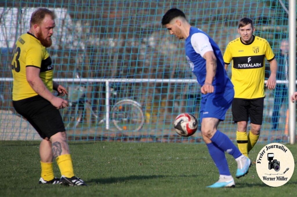 2024-02-24FSV Lauta in blau - SV Laubusch in gelb1:1 (0:1)Foto: Werner M+ller