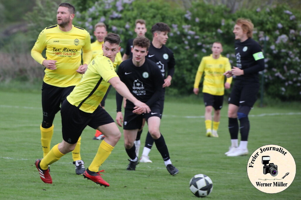 2024-04-20SV Post Germania Bautzen in gelb -Hoyerswerdawer FC in schwarz3:2 (3:1)Foto: Werner Mller