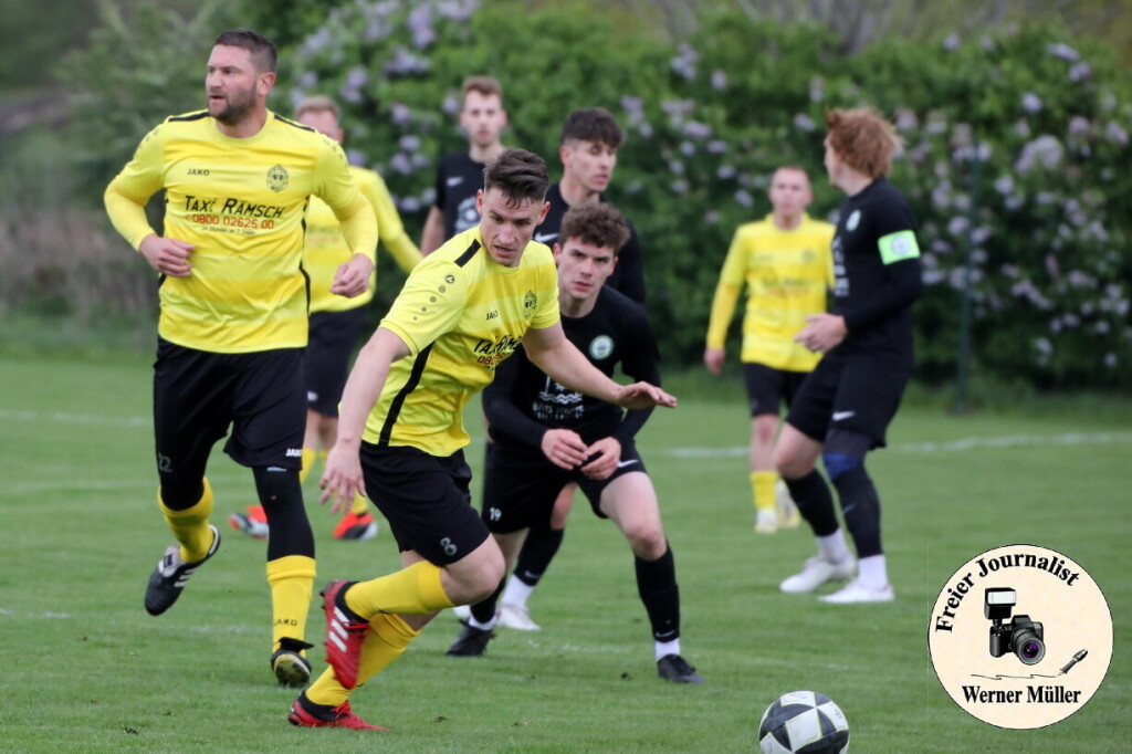 2024-04-20SV Post Germania Bautzen in gelb -Hoyerswerdawer FC in schwarz3:2 (3:1)Foto: Werner Mller