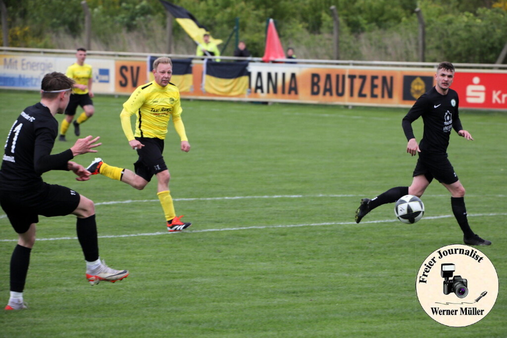 2024-04-20SV Post Germania Bautzen in gelb -Hoyerswerdawer FC in schwarz3:2 (3:1)Foto: Werner Mller