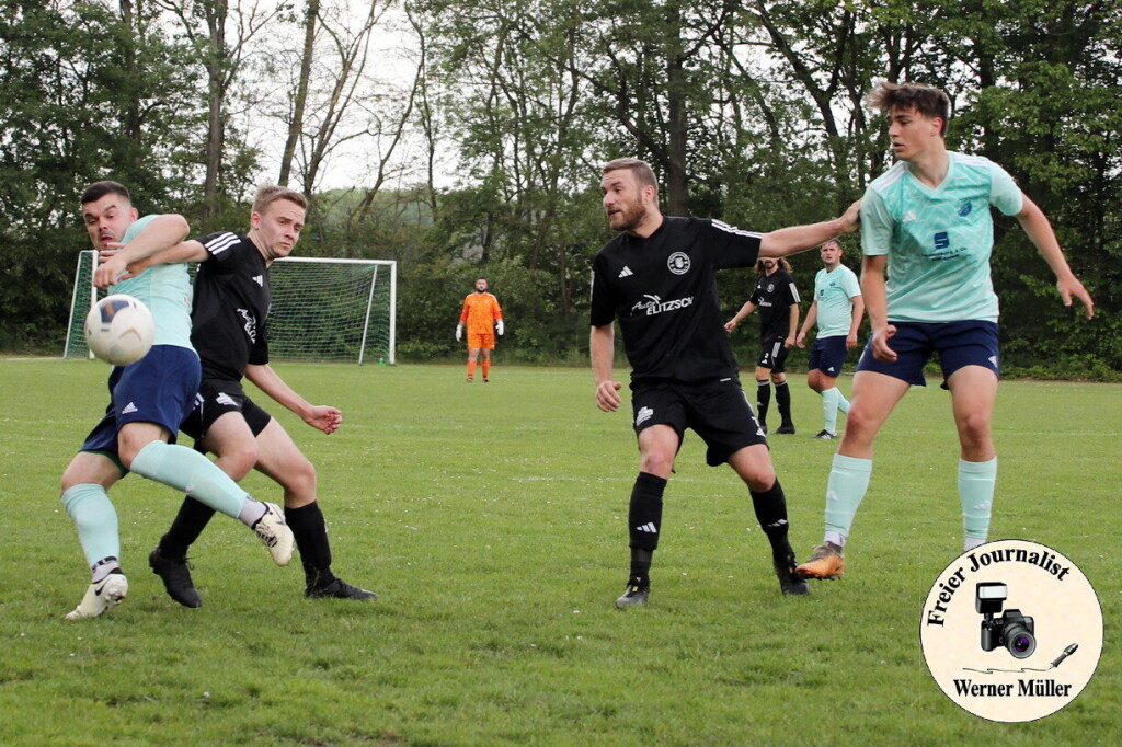 2024-05-11SpVgg Lohsa Weikollm in hellblau-SV  Zeiig in schwarz4:0 (0:0)Foto: Werner Mller