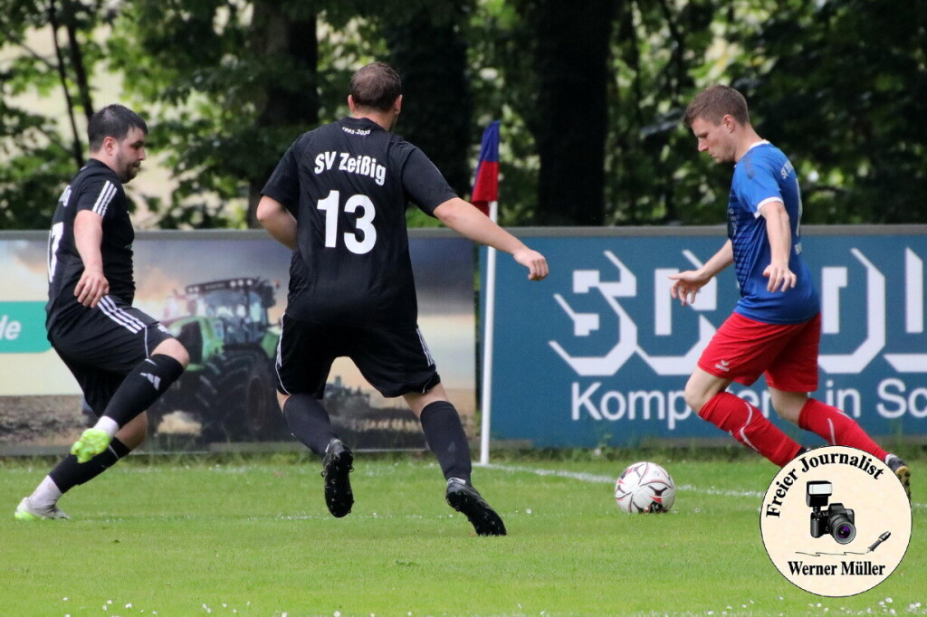 2024-06-01 Mit einem 5:0 Sieg verabschiedet sich der SV Radibor aus der Kreisoberliga  SV 1922 Radibor in blau:SV Zeiig 1993 in schwarz 5:0 (2:0)Foto: Werner Mller