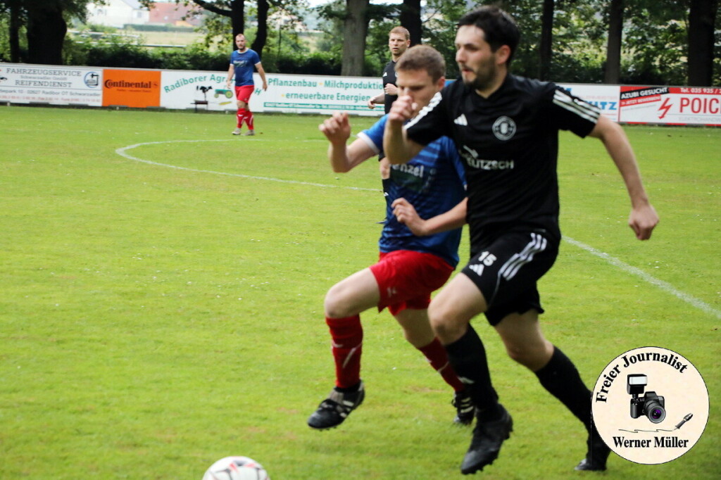 2024-06-01 Mit einem 5:0 Sieg verabschiedet sich der SV Radibor aus der Kreisoberliga  SV 1922 Radibor in blau:SV Zeiig 1993 in schwarz 5:0 (2:0)Foto: Werner Mller