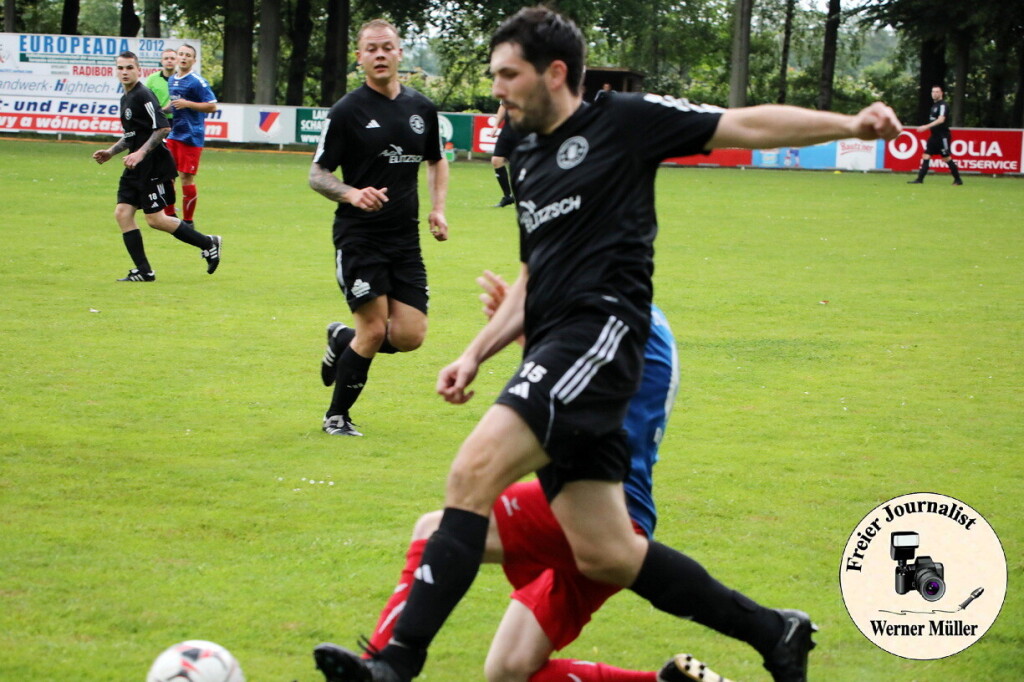 2024-06-01 Mit einem 5:0 Sieg verabschiedet sich der SV Radibor aus der Kreisoberliga  SV 1922 Radibor in blau:SV Zeiig 1993 in schwarz 5:0 (2:0)Foto: Werner Mller