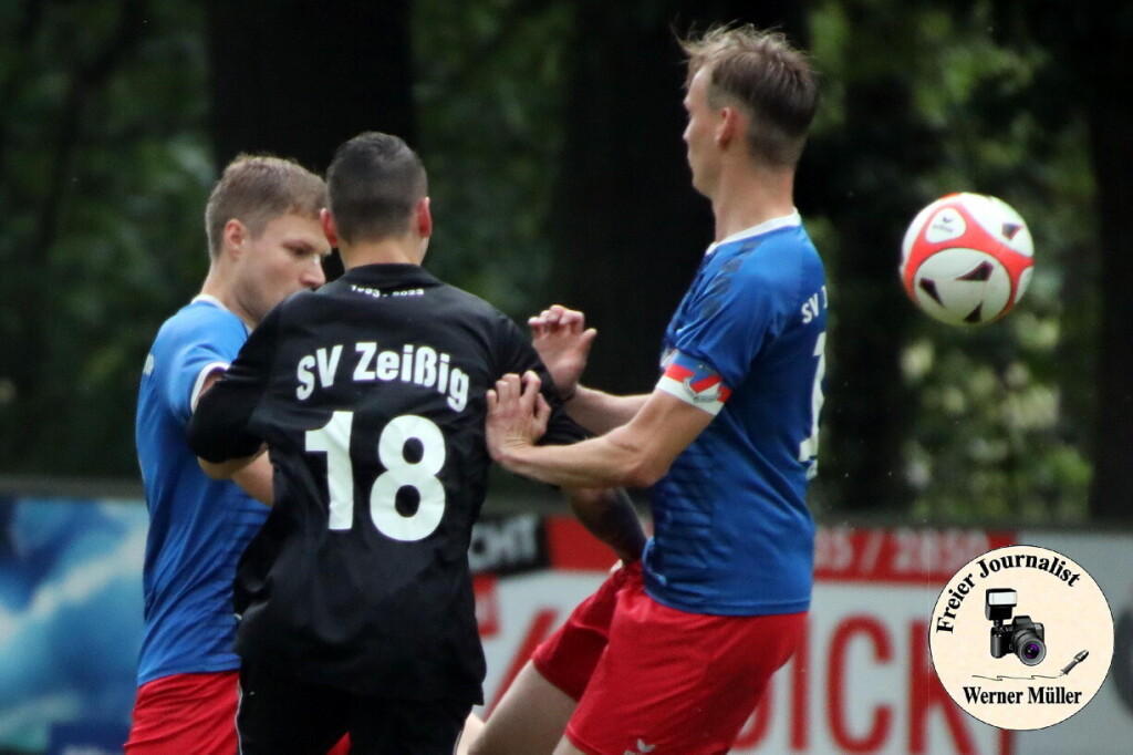 2024-06-01 Mit einem 5:0 Sieg verabschiedet sich der SV Radibor aus der Kreisoberliga  SV 1922 Radibor in blau:SV Zeiig 1993 in schwarz 5:0 (2:0)Foto: Werner Mller