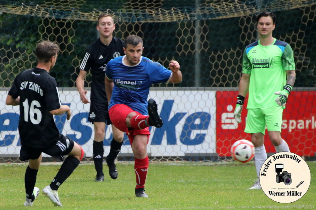 2024-06-01 Mit einem 5:0 Sieg verabschiedet sich der SV Radibor aus der Kreisoberliga  SV 1922 Radibor in blau:SV Zeiig 1993 in schwarz 5:0 (2:0)Foto: Werner Mller