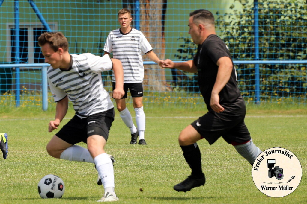 2024-07-13 DJK Wittichenau in weii-FV Eintracht Niesky II in schwarz 5:1 (2:1) vFoto: Werner Mller