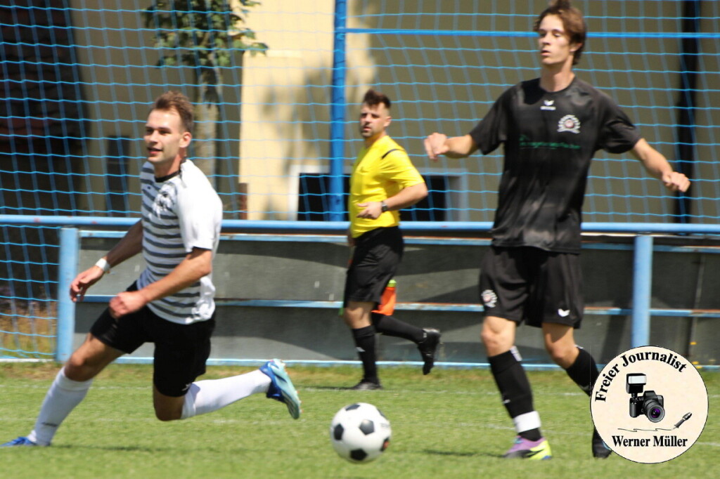 2024-07-13 DJK Wittichenau in weii-FV Eintracht Niesky II in schwarz 5:1 (2:1) vFoto: Werner Mller