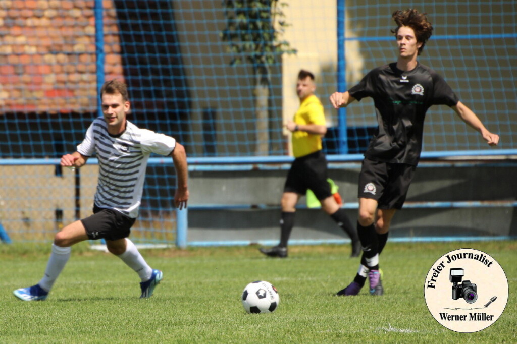 2024-07-13 DJK Wittichenau in weii-FV Eintracht Niesky II in schwarz 5:1 (2:1) vFoto: Werner Mller