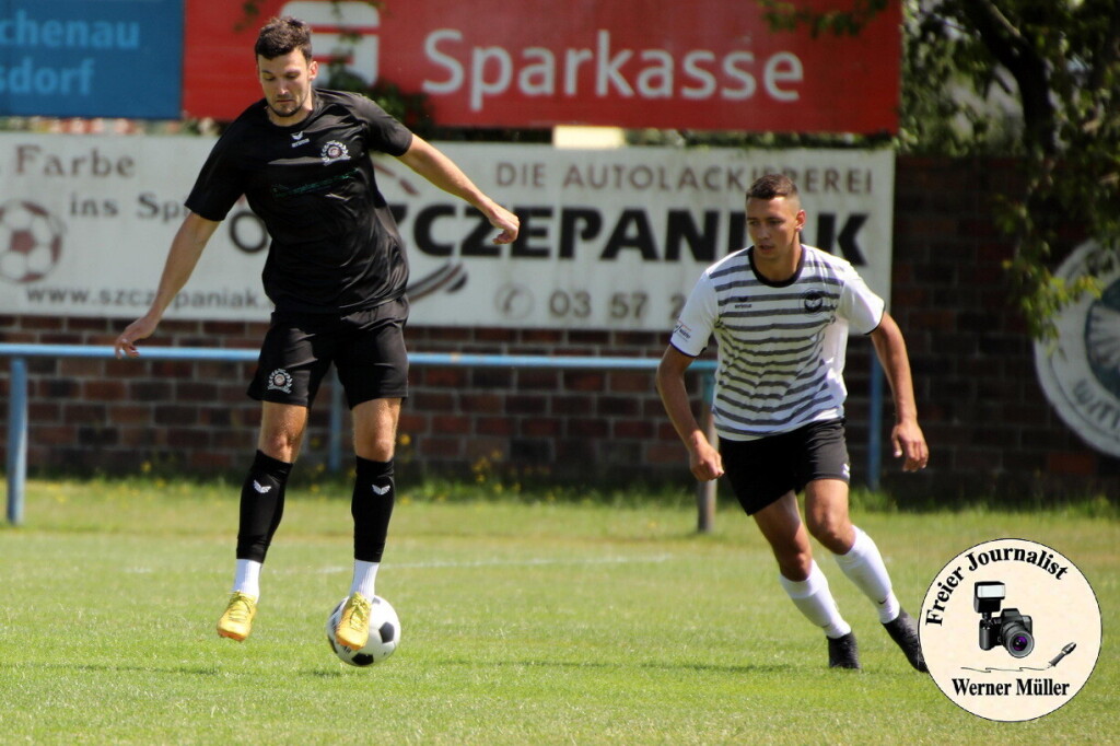 2024-07-13 DJK Wittichenau in weii-FV Eintracht Niesky II in schwarz 5:1 (2:1) vFoto: Werner Mller