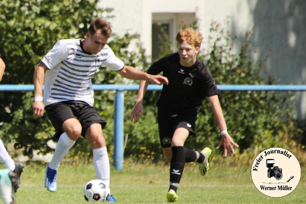 2024-07-13 DJK Wittichenau in weii-FV Eintracht Niesky II in schwarz 5:1 (2:1) vFoto: Werner Mller