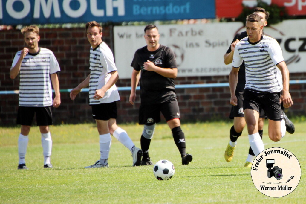 2024-07-13 DJK Wittichenau in weii-FV Eintracht Niesky II in schwarz 5:1 (2:1) vFoto: Werner Mller