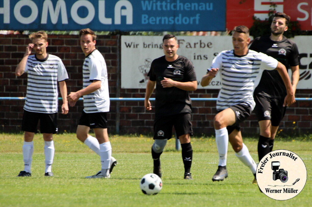 2024-07-13 DJK Wittichenau in weii-FV Eintracht Niesky II in schwarz 5:1 (2:1) vFoto: Werner Mller