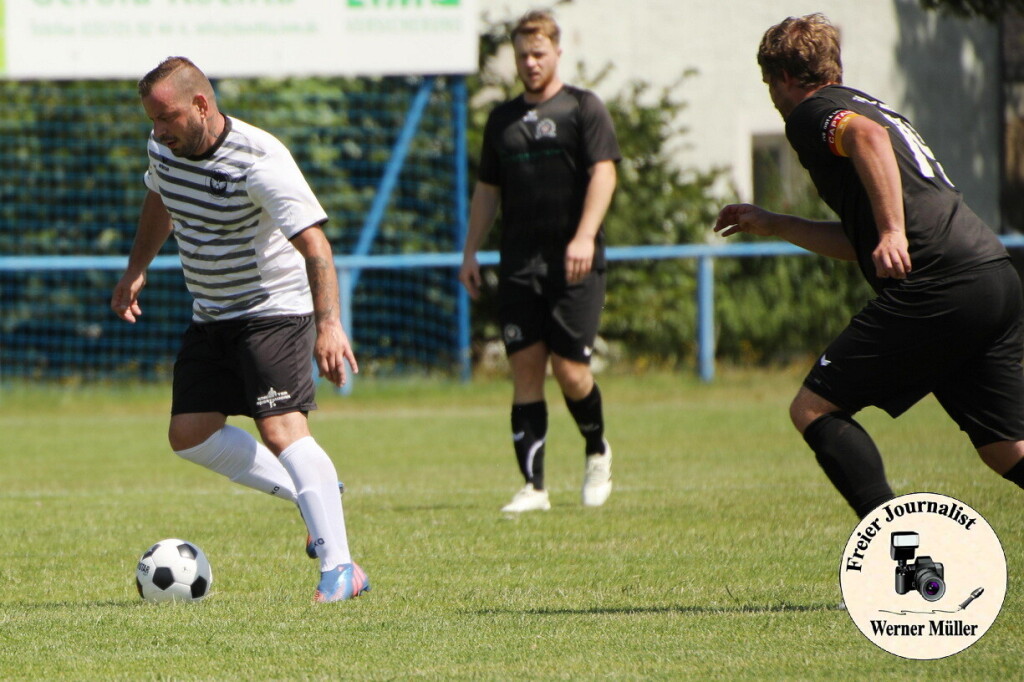 2024-07-13 DJK Wittichenau in weii-FV Eintracht Niesky II in schwarz 5:1 (2:1) vFoto: Werner Mller