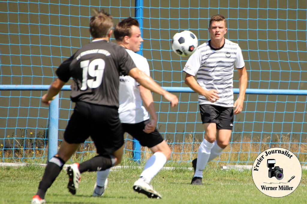 2024-07-13 DJK Wittichenau in weii-FV Eintracht Niesky II in schwarz 5:1 (2:1) vFoto: Werner Mller