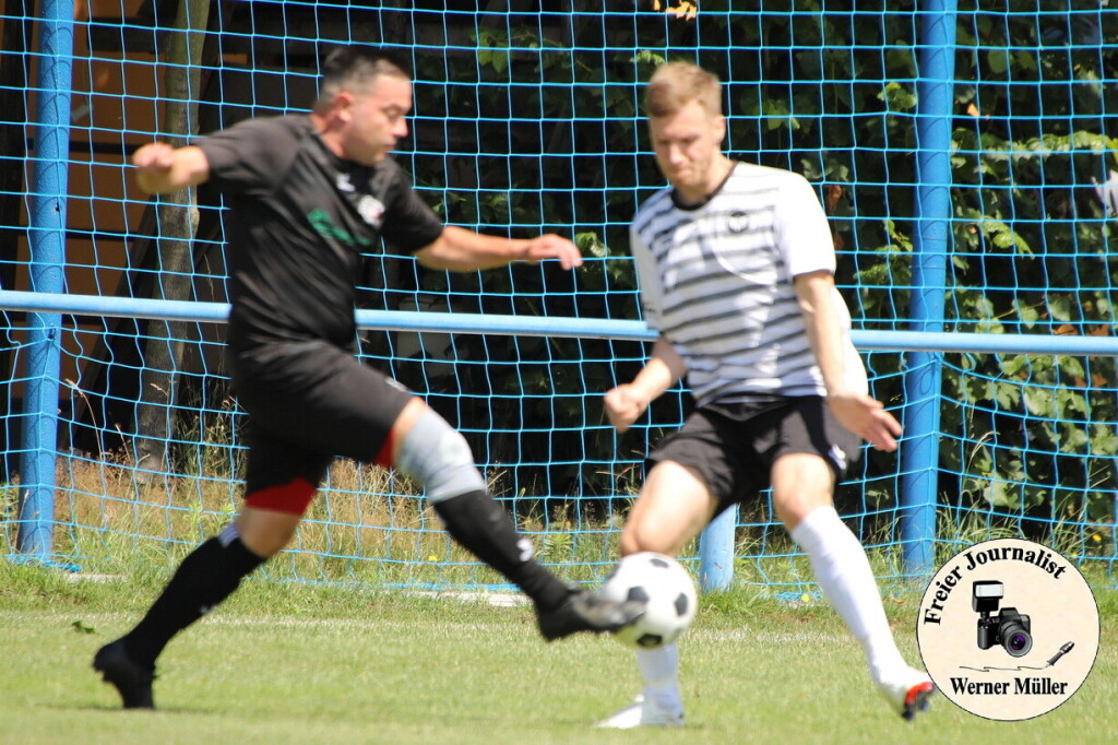 2024-07-13 DJK Wittichenau in weii-FV Eintracht Niesky II in schwarz 5:1 (2:1) vFoto: Werner Mller