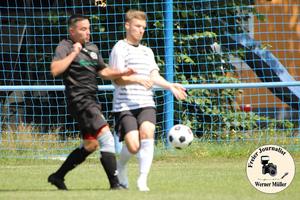 2024-07-13 DJK Wittichenau in weii-FV Eintracht Niesky II in schwarz 5:1 (2:1) vFoto: Werner Mller