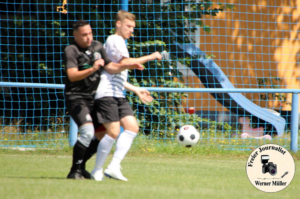 2024-07-13 DJK Wittichenau in weii-FV Eintracht Niesky II in schwarz 5:1 (2:1) vFoto: Werner Mller