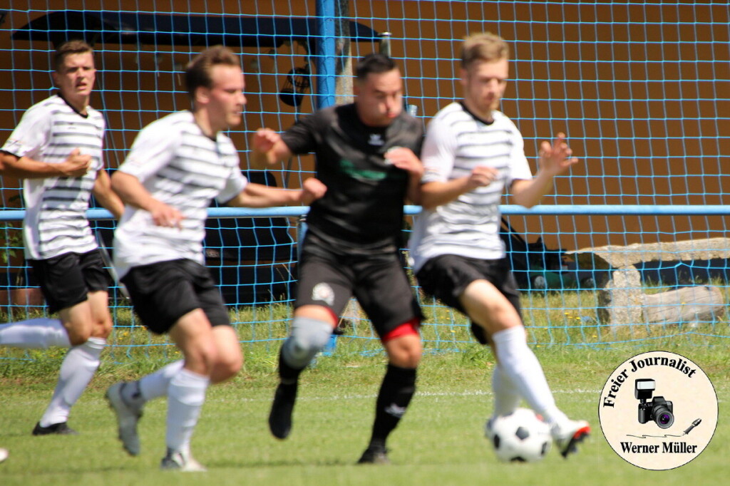 2024-07-13 DJK Wittichenau in weii-FV Eintracht Niesky II in schwarz 5:1 (2:1) vFoto: Werner Mller