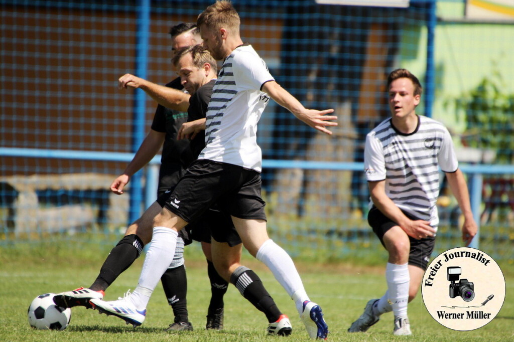 2024-07-13 DJK Wittichenau in weii-FV Eintracht Niesky II in schwarz 5:1 (2:1) vFoto: Werner Mller