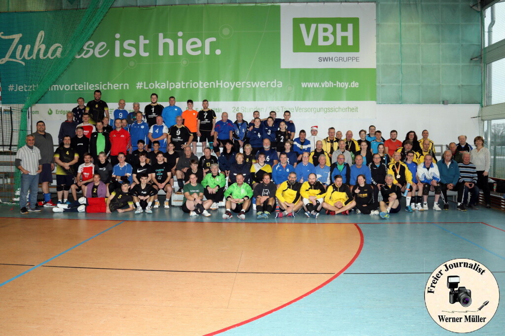 2024-12-15 Turnier 50 Jahre Volleyball beim SC Hoyerswerdamit 12 MannschafrenFoto: Werner Mller