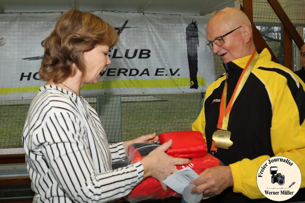 2024-12-15 Turnier 50 Jahre Volleyball beim SC Hoyerswerdamit 12 MannschafrenFoto: Werner Mller