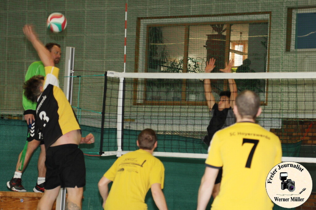 2024-12-15 Turnier 50 Jahre Volleyball beim SC Hoyerswerdamit 12 MannschafrenFoto: Werner Mller