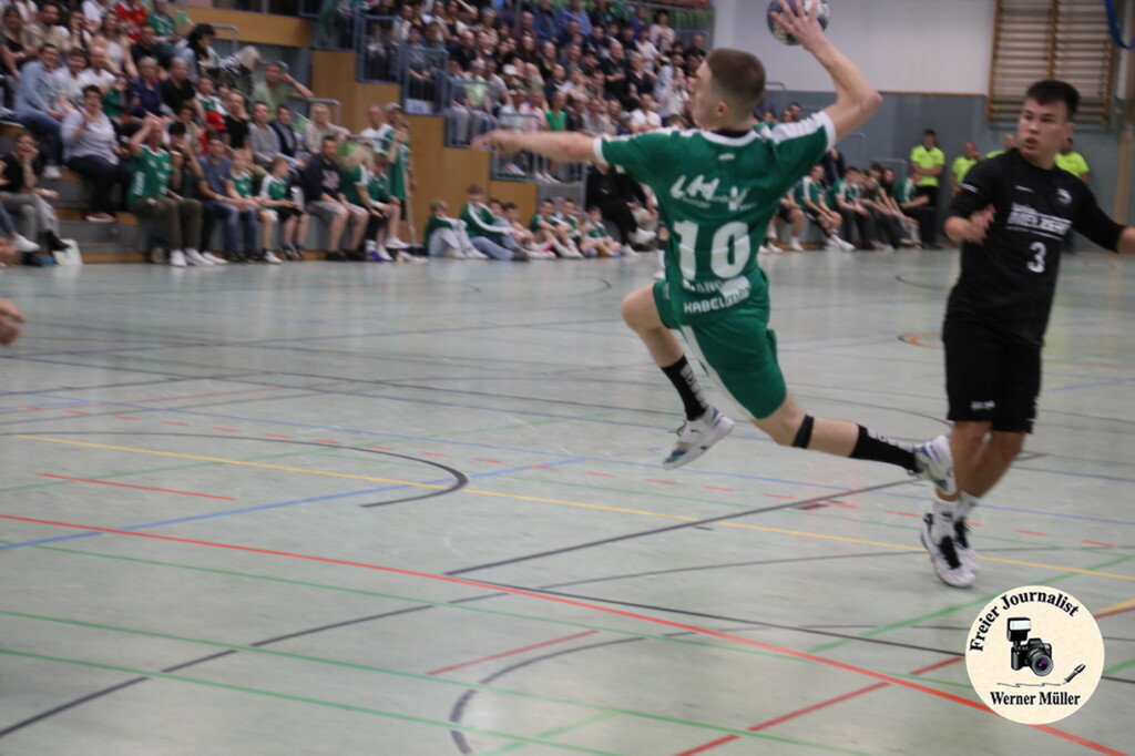 2025-04-12-WM-6983a543e0c18290bab.jpg