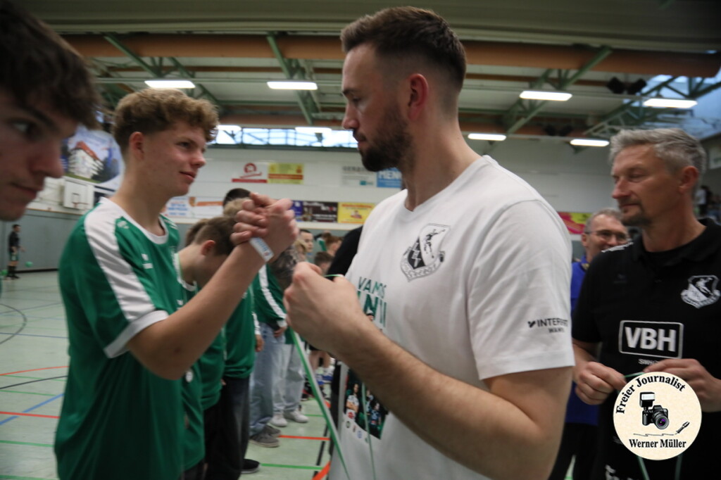 2025-04-12-WM-815cbccded398276af2.jpg