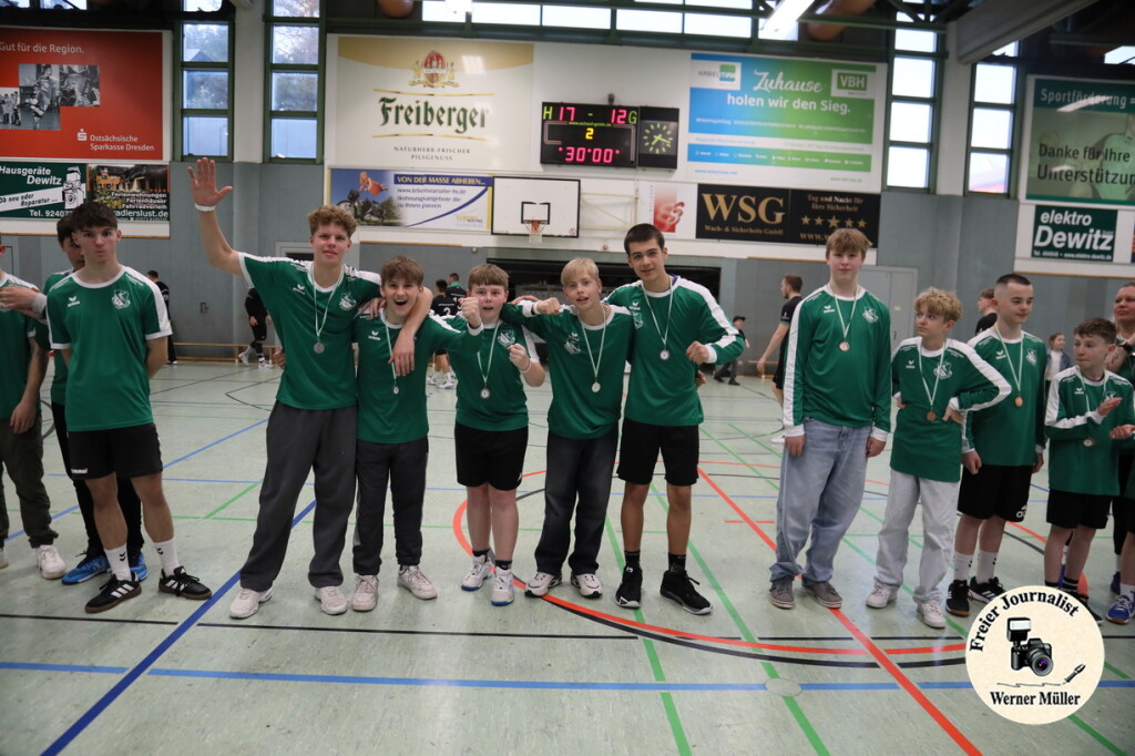 2025-04-12-WM-83405268f76ed511cdb.jpg