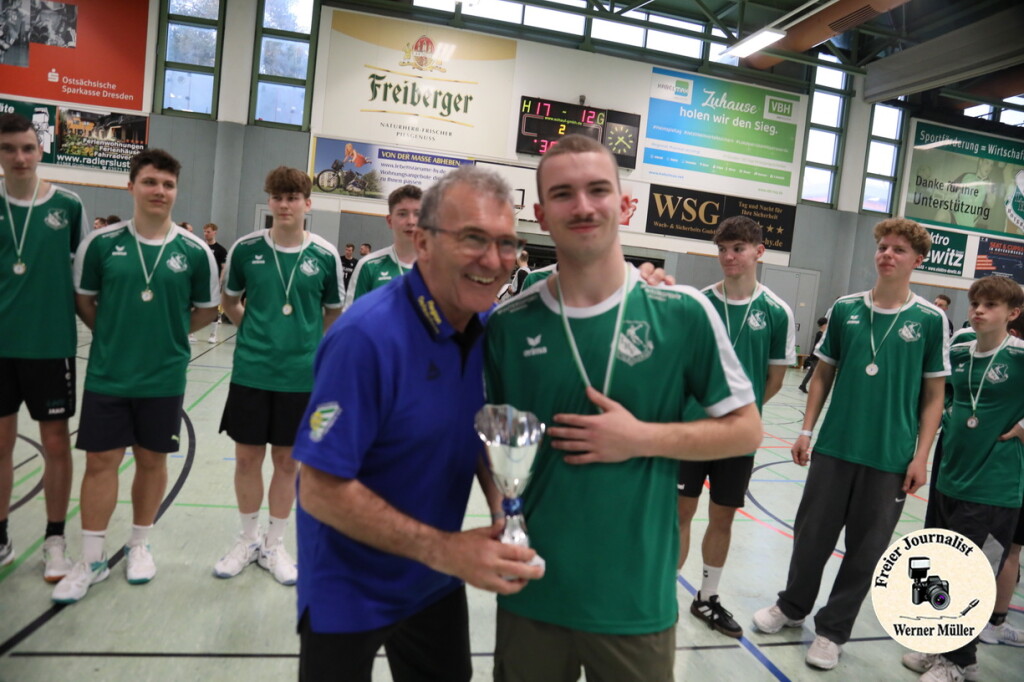 2025-04-12-WM-8768a636ecfe785f6b4.jpg