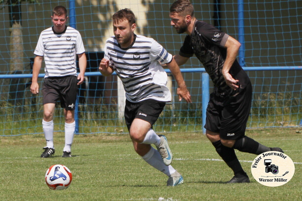 2025-06-14 DJK Blau-Wei Wittichenau in wei--SV Post Germania Bautzen in schwarz 3:2 (0:2)Foto: Werner Mller