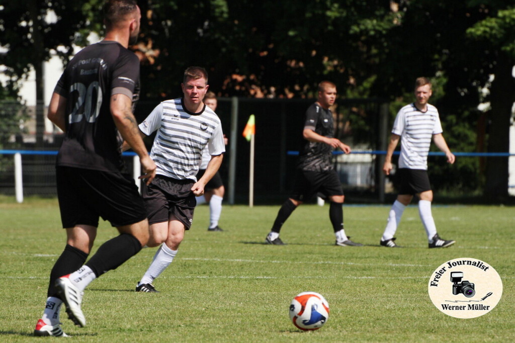 2025-06-14 DJK Blau-Wei Wittichenau in wei--SV Post Germania Bautzen in schwarz 3:2 (0:2)Foto: Werner Mller