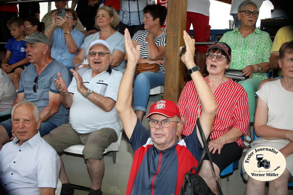 2025-06-29 Prsentationsspiel DJK Blau Wei Wittichenau in blau - Fc Energie Cottbus in rot :9 (0:2) Foto: Werner Mller