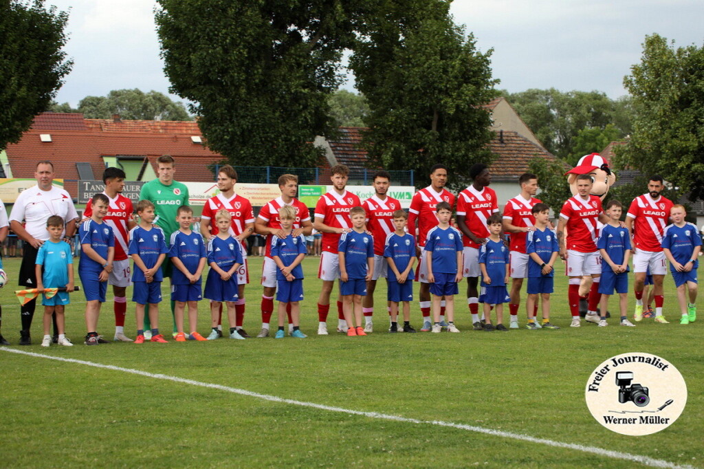 2025-06-29 Prsentationsspiel DJK Blau Wei Wittichenau in blau - Fc Energie Cottbus in rot :9 (0:2) Foto: Werner Mller