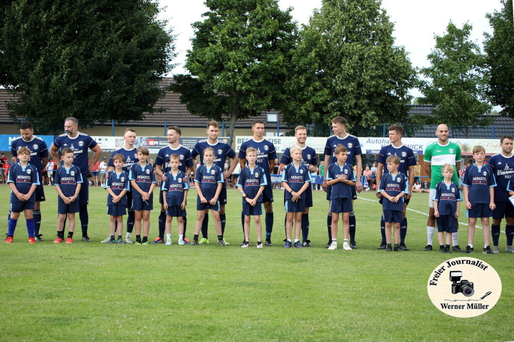 2025-06-29 Prsentationsspiel DJK Blau Wei Wittichenau in blau - Fc Energie Cottbus in rot :9 (0:2) Foto: Werner Mller