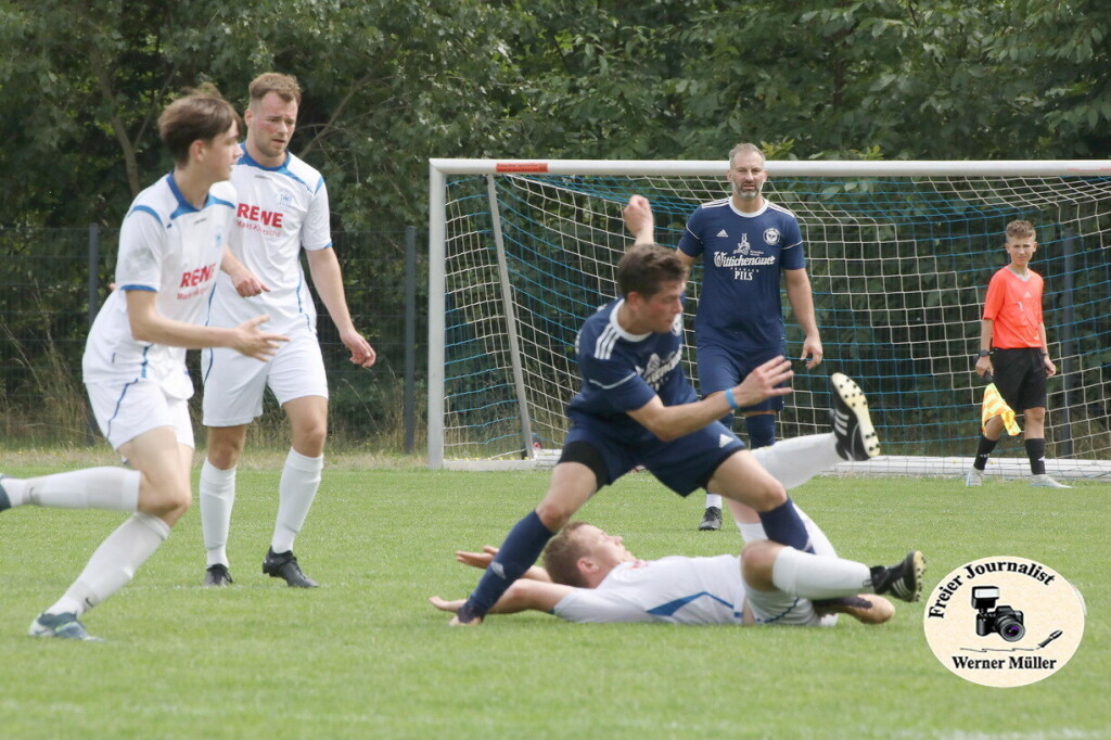 2025-07-26 DJK Blau-Wei Wittichenau in blau -VfB Hellerau-Klotzsche in wei5:2 (3:1)Foto: Werner Mller