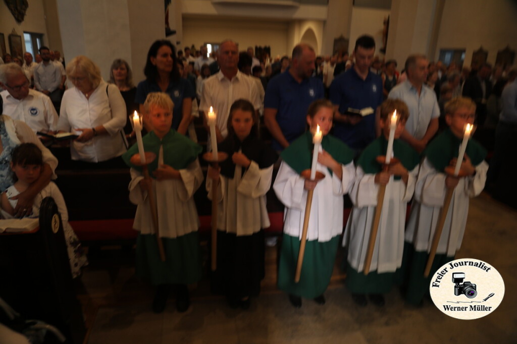 2s25-08-13700fec9757393b446.jpg