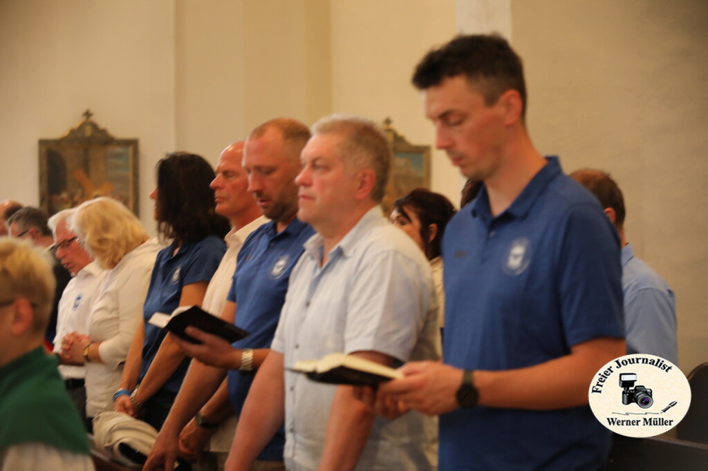2s25-08-2135f406bd8b78e260d.jpg