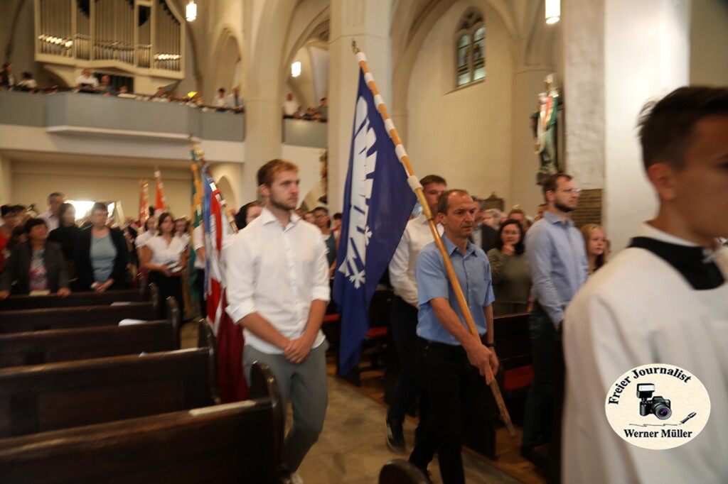 2s25-08-38f5de4c61e80196bf.jpg