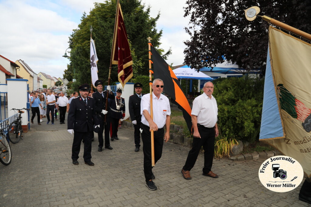 2s25-08-40244b536cc5b6eeadf.jpg