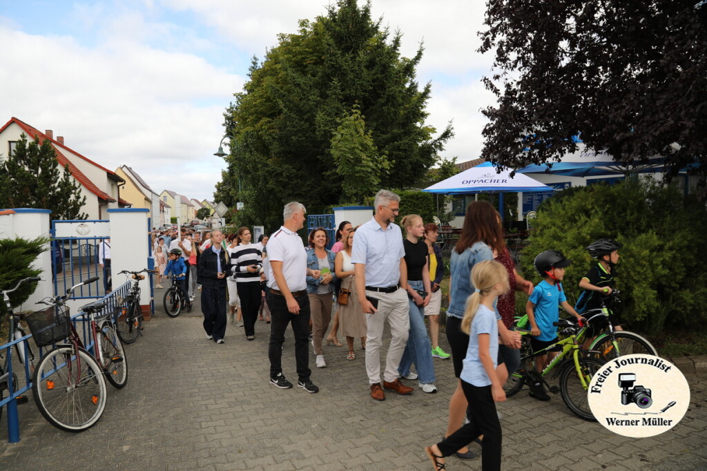 2s25-08-41659b447e302e81303.jpg