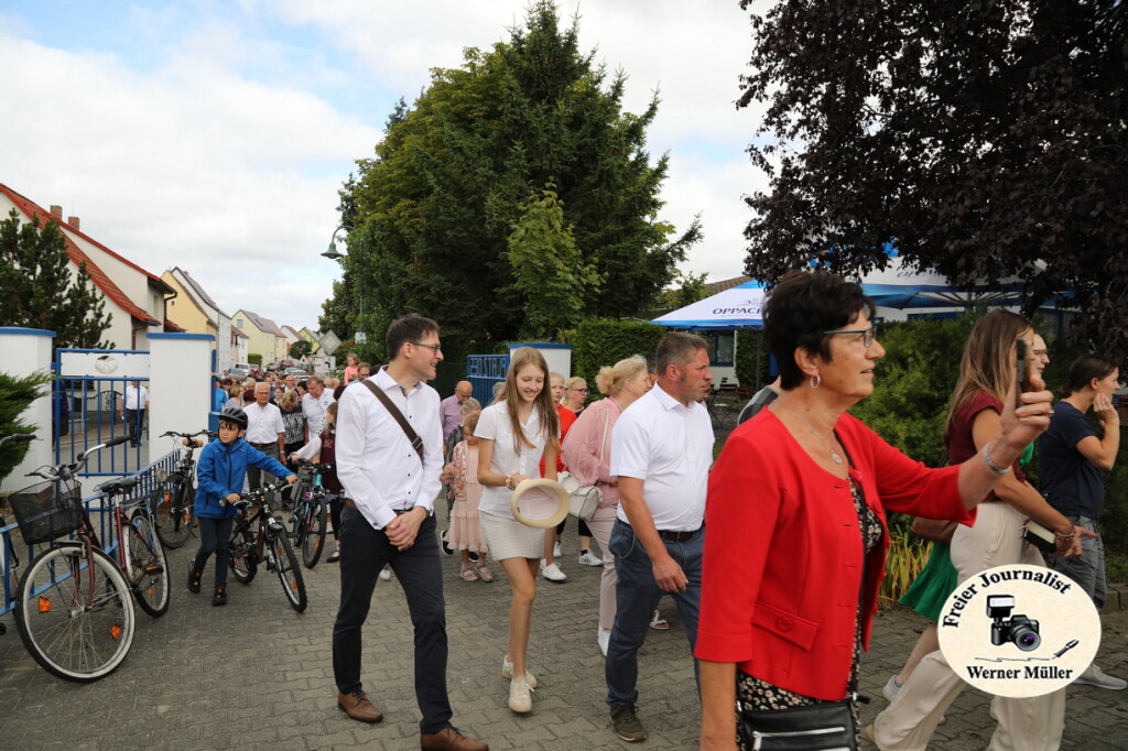 2s25-08-4281f6d1915fe00605e.jpg