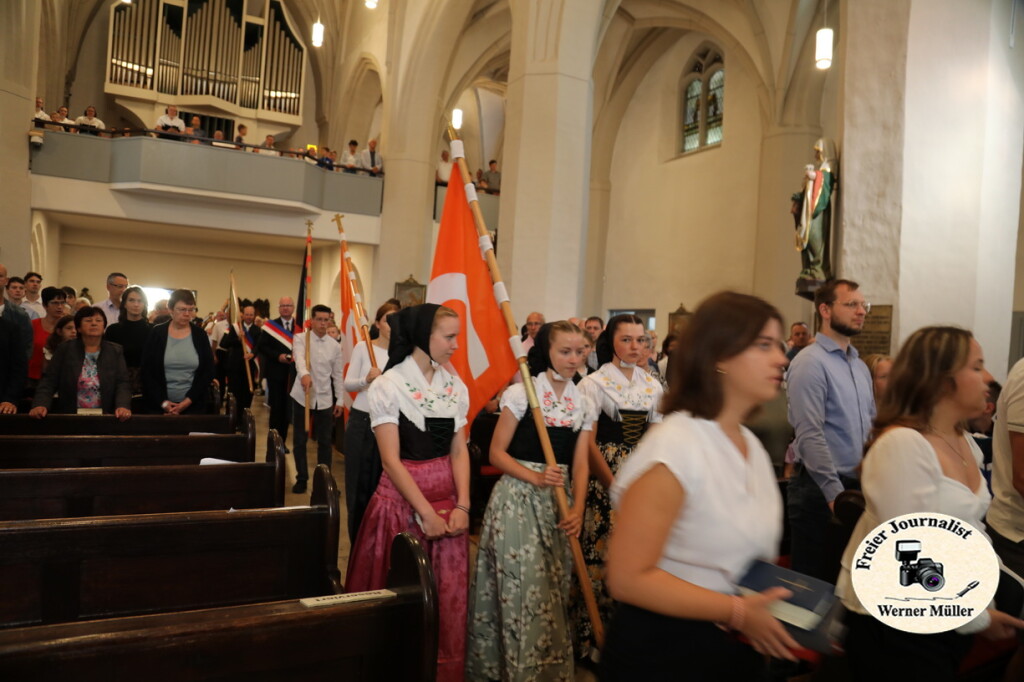 2s25-08-5242afbf8ac8571573.jpg