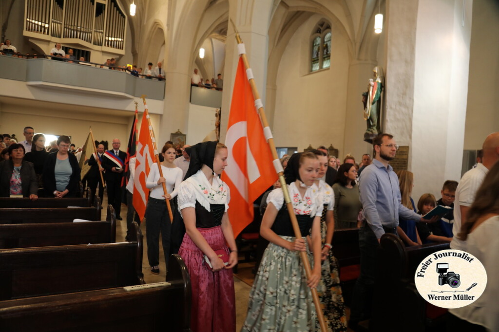 2s25-08-5490dfa7e021f6fef3.jpg