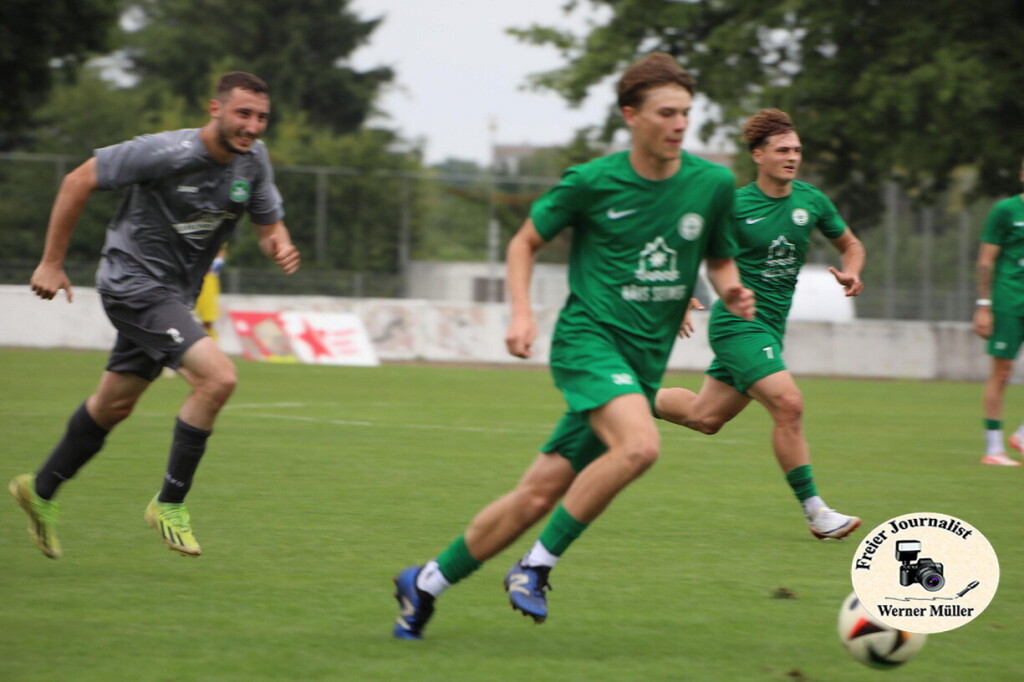 2025-08-16 Hoyerswerdaer FC I in grn -SV Wesenitzutal  in grau Zur Halbzeit: 0:0Nach reg. Spielzeit: 2:2Nach Verlngerung: 3:3nach 11 meterschieen 7:6 (n.E.)Foto: Werner Mller