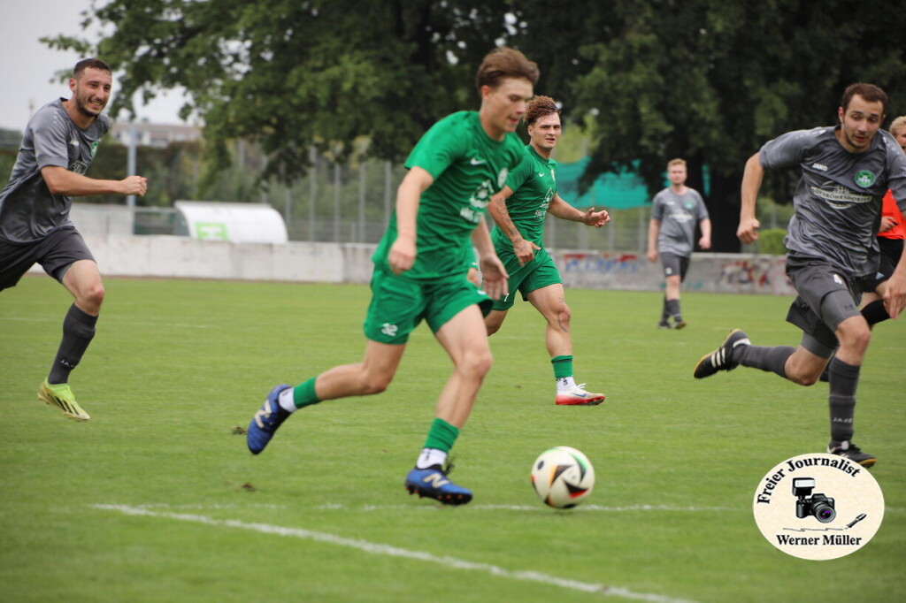 2025-08-16 Hoyerswerdaer FC I in grn -SV Wesenitzutal  in grau Zur Halbzeit: 0:0Nach reg. Spielzeit: 2:2Nach Verlngerung: 3:3nach 11 meterschieen 7:6 (n.E.)Foto: Werner Mller