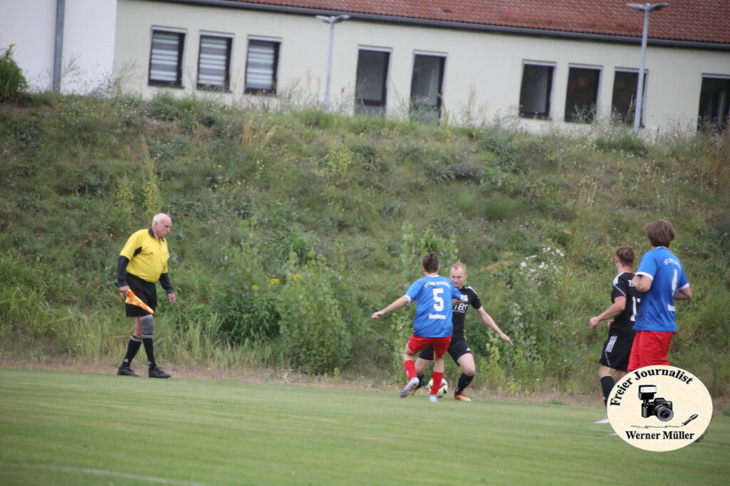 2025-10-04-WM-02723a52def3dea914f.jpg