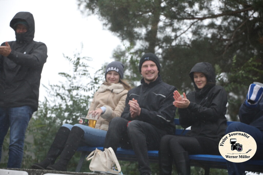 2025-10-04-WM-040ef5c25a02875bf4d.jpg