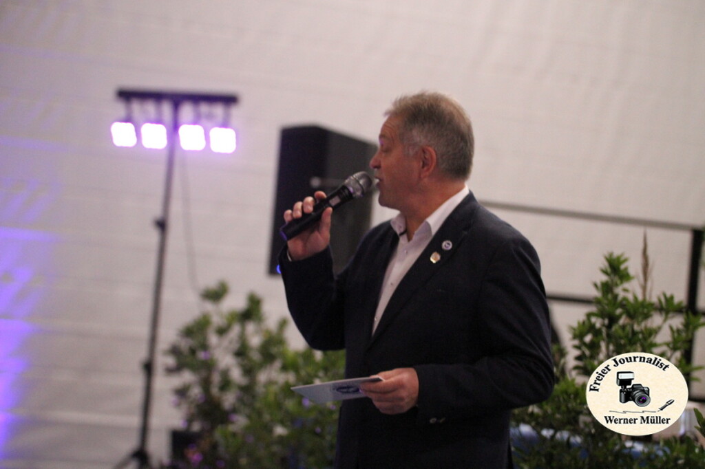 2025-10-18-WEM-019ef2cddffc051ec7c.jpg